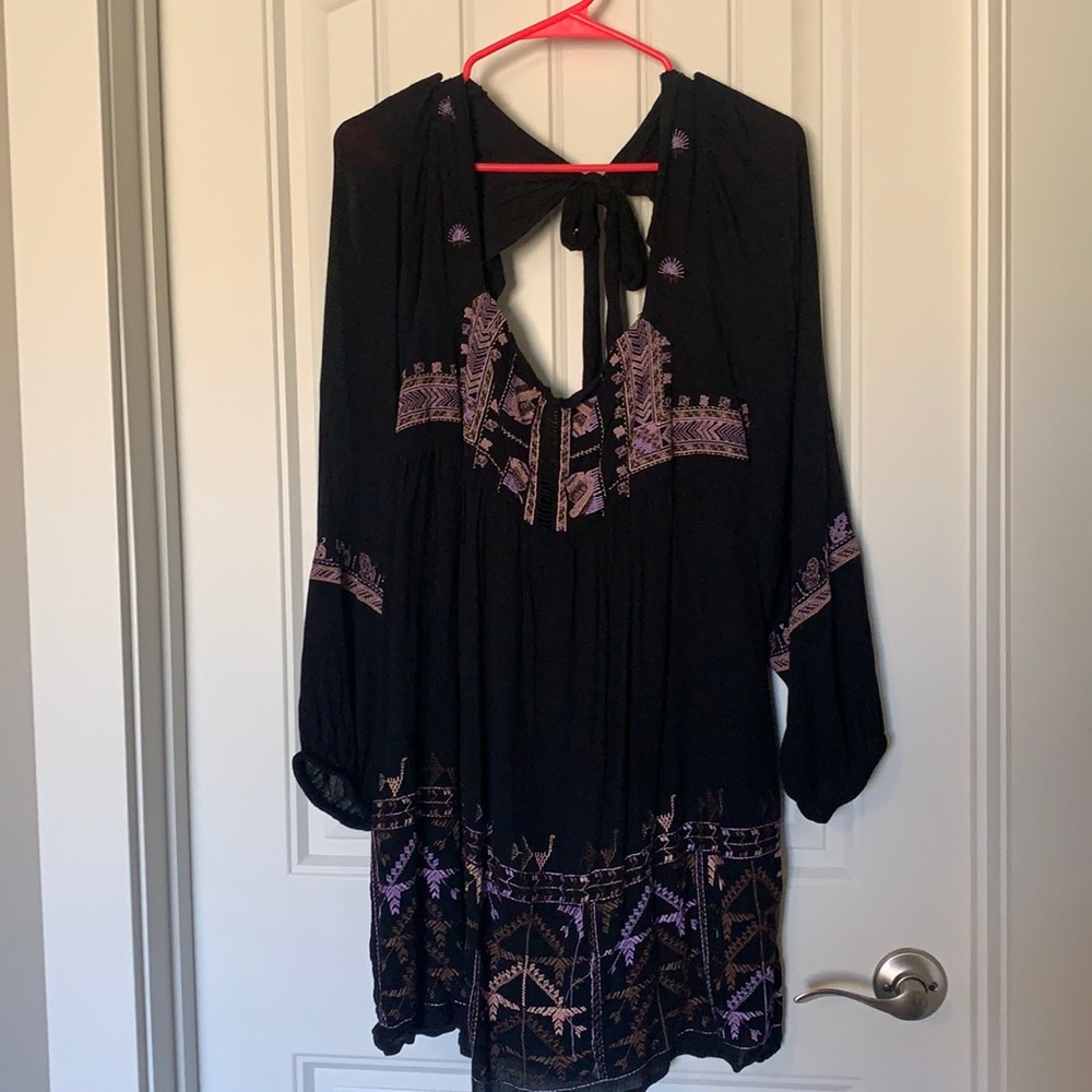 Gorgeous embroidered Free People dress. Size Large